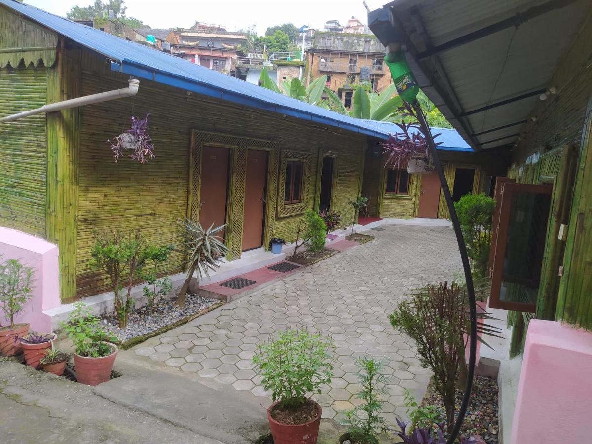 Hotel New Bamboo Palace Gorkhā Exterior foto